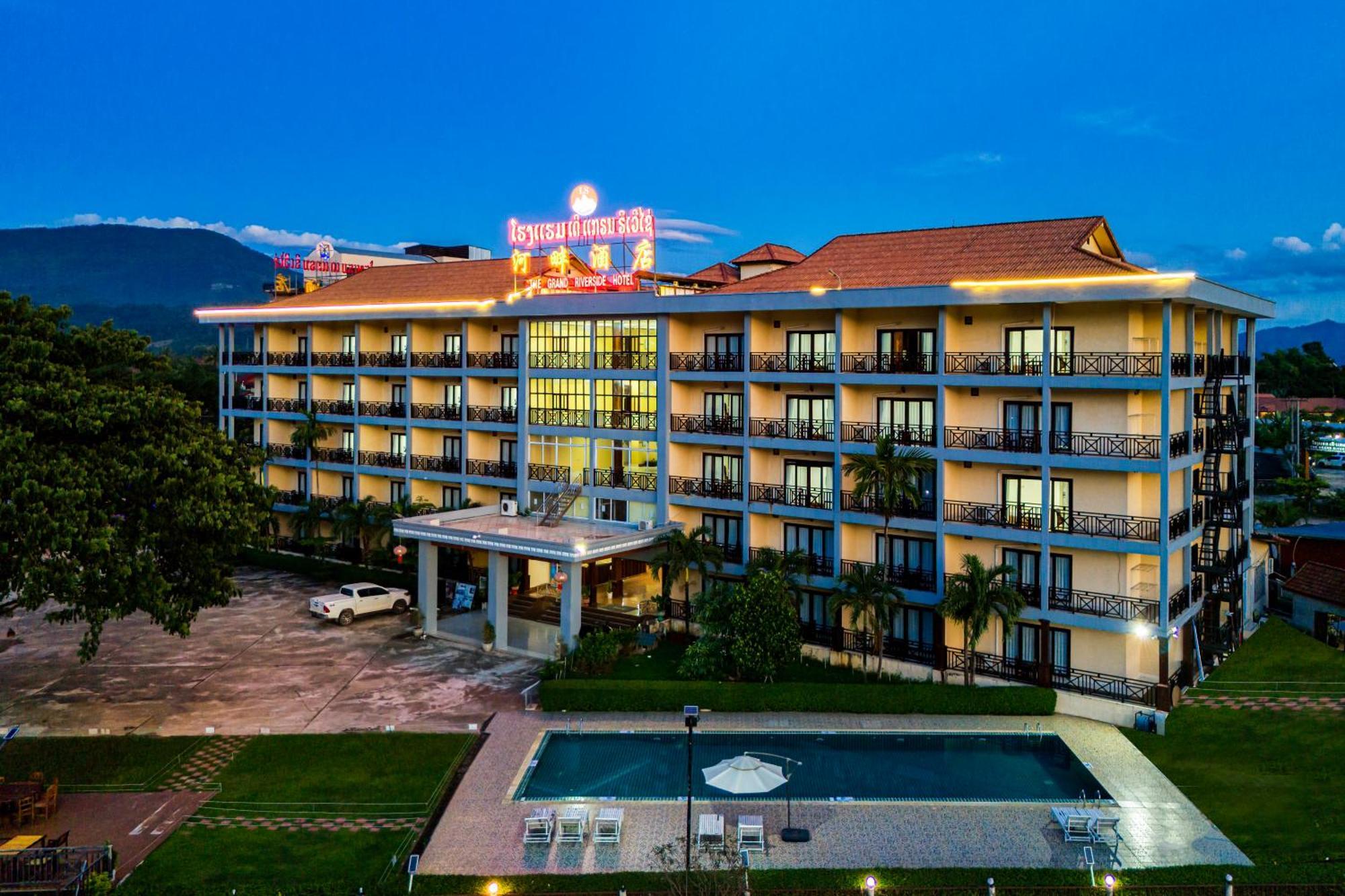 Lisha The Grand Riverside Hotel Vang Vieng Exteriér fotografie